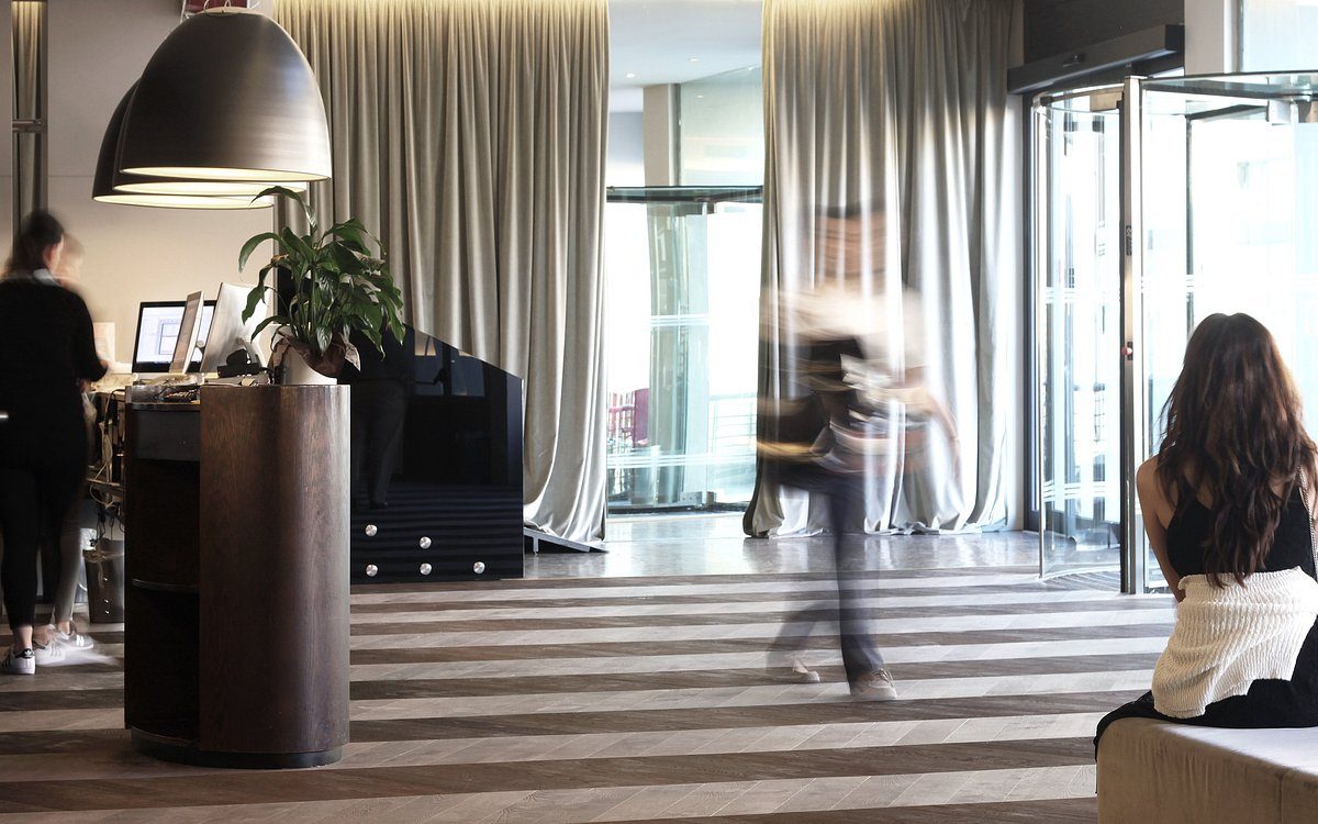 Hotel Ambasciatori — lounge ristorante divani d'autore c-hotels Firenze