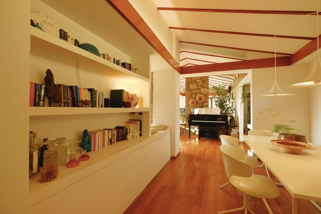 Via delle Serre — corridoio-libreria